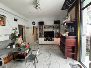 bán căn góc chung cư nguyễn biểu quận 5 tầng trung full nội thất giá 2 tỷ 850