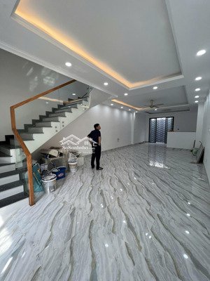 bán nhà phố mega ruby trục sát bên the classia. hơn 100m2 đất bán 11,5 tỷ. liên hệ tấn giàu