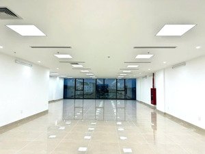 bán nhà mặt phố trần duy hưng - trung hòa - cầu giấy. diện tích 220m2 x 5 tầng. mặt tiền 18m