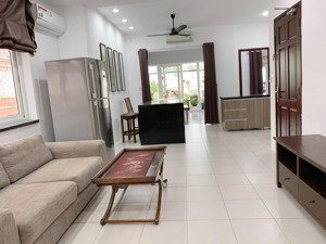 cho thuê căn hộ 2 phòng ngủ ban công view xanh gần trường bis thảo điền quận 2