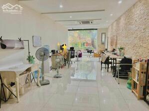 Cho thuê mặt sàn tầng 3 Mặt Phố Lê Đại Hành, 40m2, 1 vệ sinh khép kín, 7 triệu
