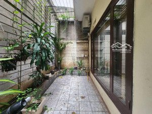 tây hồ -quảng an -mặt tiền rộng - khu vực hiếm nhà bán . - phường quảng an.gần hồ tây.