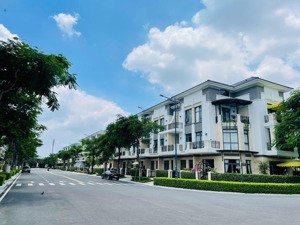 nhà phố verosa 5x17m view công viên giá 15.5 tỷ lh hương