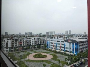 chính chủ bán căn 89m2 chung cư khai sơn long biên, giá 5.5 tỷ bao phí