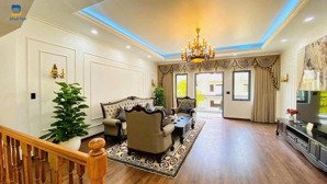 nhà mặt tiền 4 tầng (có thang máy), shophouse vừa ở vừa kinh doanh trung tâm tp huế