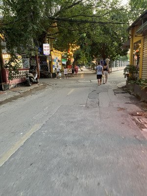 nhà tô ngọc vân - tây hồ. lô góc - ô tô. gần hồ tây , dt 101m2 , mặt tiền 6.7m. giá 56.5 tỷ