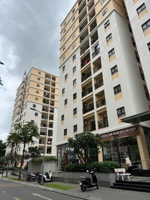 cho thuê căn shophouse cityland park hills, gò vấp. giá thuê 16tr/th. có sẵn máy lạnh, nhà sạch sẽ.