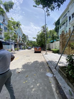 bá.n nhà chị dậu phân lô qđ lĩnh nam, mặt đường nhựa 7m, 52m2