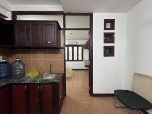 cho thuê chdv có phòng ngủ riêng, 45m2, nội thất cơ bản, ngay vinhome tân cảng, p22, bt