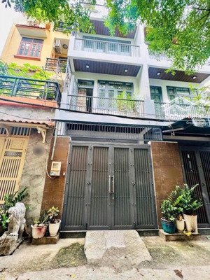 hẻm 5m thông đối diện công viên nguyễn thế truyện. đúc 1 trệt 3 lầu mới đẹp giá 7,9 tỷ tl.