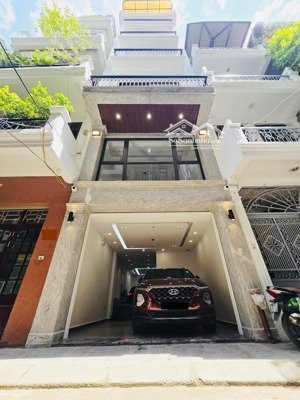 siêu phẩm phân lô 2 thoáng, vỉa hè oto tránh, 20m ra mặt phố hoàng quốc việt 65m -7tầng giá 31,5 ty