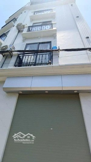 cực hiếm - nguyễn văn linh- dt 50m2, 5 tầng, thang máy, tặng full nội thất, ô tô 7 chỗ vào nhà