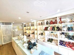 cho thuê nhà mặt phố hàng mắm, đoạn đẹp diện tích: 60m2x4tầng+tum,mặt tiền: 4,2m, kinh doanh quá ok