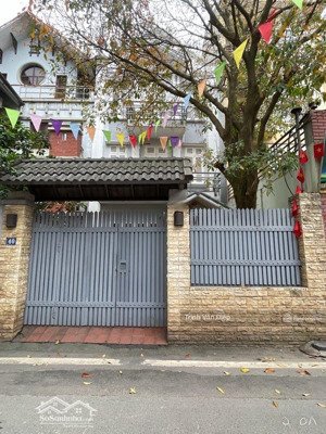 bán biệt thự mặt phố âu cơ tây hồ, dt 330m mặt tiền 7.5m 43 tỷ