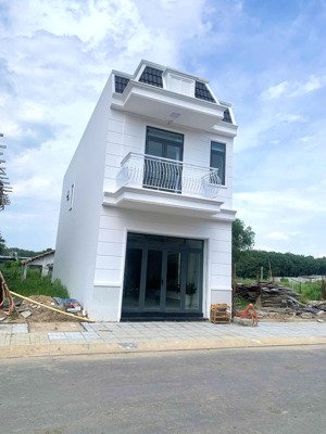 hời hơn cả trúng số khi chỉ với 1,758tỷ sở hữu nhà đẹp mặt tiền đại lộ hùng vương bến cát bình dươg