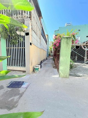 nhà 2 mặt kiệt ô tô hà huy tập, có thể tách làm 2, giá đầu tư tốt