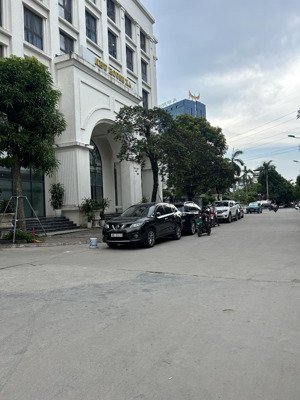 bán gấp nhà lôgoc kinh doanh đỉnh cafe kđt xala dòng tiền ổn định 18tỷ-60m2-6t lhcc 