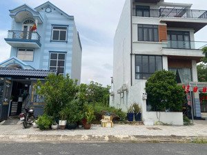 duy nhất 1 nền đầu tư 85m2 đối diện cụm kcn, kdc hiện hữu đông đúc, gần trường gần chợ, đã có sổ