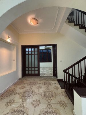 cho thuê villa 4 tầng, mặt tiền rộng, gần trung tâm thương mại artemis, đường lê trọng tấn.