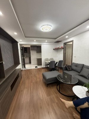 tập thể hoà bình - hai bà trưng 75m2 - 3 ngủ, nhà mới, thoáng sáng, full nội thất. lh 