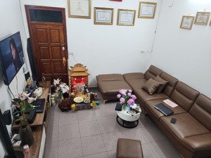 nhà gần phố nghi tàm - tây hồ dân xây. cách 10m ra ngõ ô tô. 6,5 tỷ - 4 tầng