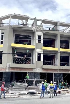 nhà phố mt đ. bình thung gần làng đại học quốc gia và bigc go dĩ an
