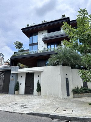 siêu phẩm đầu tư cực hiếm tại khu thủ thiêm villa, tp.thủ đức-160m2(8x20m)-hầm+4 tầng-30 tỷ.
