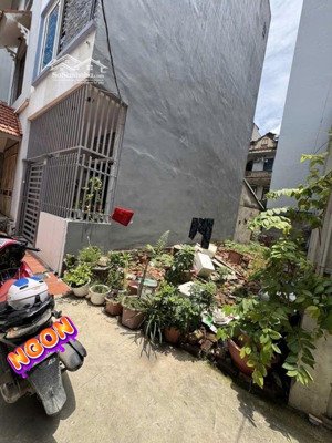 bán đất giá siêu hấp dẫn cạnh vinsmart. 40 m2, nhỉnh 3 tỷ. xây 5 tầng ở hoặc cho thuê quá ok