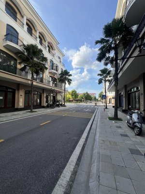 liền kề 58,5m sổ đỏ ngay công viên giá tốt