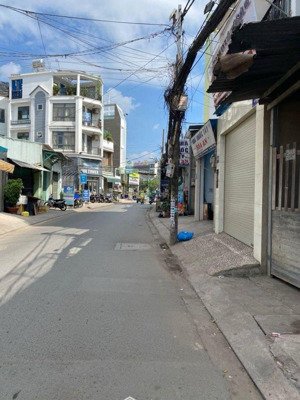 mặt tiền nguyễn xí, p13, bt, chỉ 11 tỉ, 50m2, ngang lớn 4m, cách phạm văn đồng 50m, gần dh văn lang