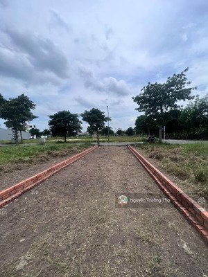 kẹt tiền, chủ bán gấp nền đất 95m2, ngang 5m. tam phước - an phước long thành.