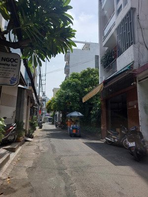 hẻm 6m xe hơi đến nhà, sát mặt tiền - 50m2 ngang 3.1m nhà cấp 4 - chỉ 5.4 tỷ