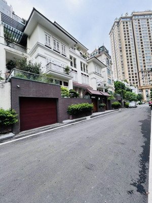 nơi đáng sống biệt thự quan chức lãnh đạo cấp cao tây hồ, 204m2 mt: 15m view vườn hoa, giá: 125 tỷ