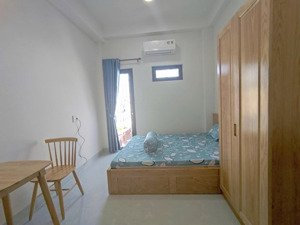 cho thuê phòng 25m2 có ban công full nội thất gần đại học văn lang tại tăng bạt hổ quận bình thạnh