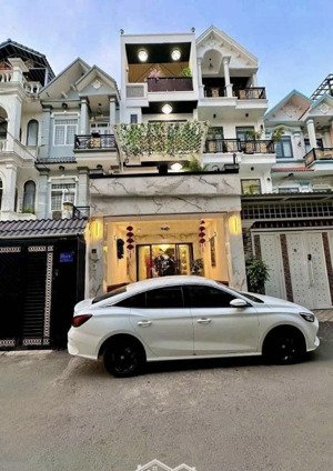 thiện chí bán gấp nhà nguyễn tri phương-q10 giá 4.750 tỷ/72,2m2. gần đại học kinh tế. cho thuê 29tr