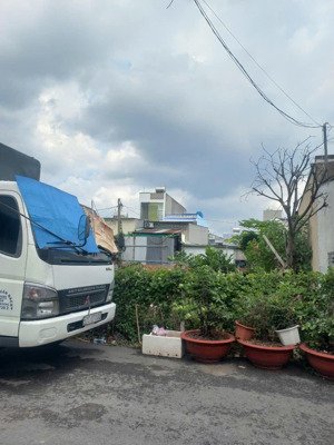 bán đất , tặng nhà cấp 4 , 79m2 , hẻm 8m sạch đẹp, thạnh lộc 19, giá 6,5 tỷ