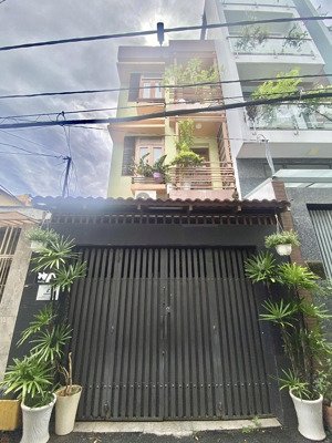 nhà hxh 3 tầng 60m2 (4x16) dương quảng hàm p5. giá 8,2 tỷ tl