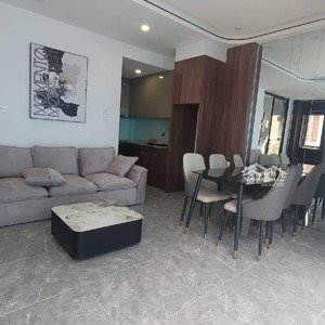 nhà mới - 6t thang máy- oto đỗ cửa - vị trí hot- ngõ đẹp nguyen van linh long biên