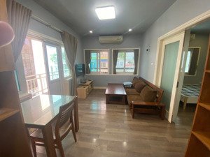 chính chủ cho thuê ccmn 1n1k ở 278 thuỵ khuê oto đỗ cửa full đồ có ban công đi bộ dc ra hồ tây