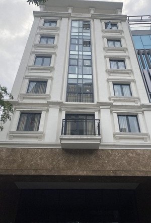 giảm chào bán toà văn phòng 10 tầng mặt phố văn cao, đào tấn, liễu giai - ba đình, kd 250tr/tháng.