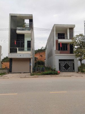 bán lô đất nền gần go yên bái!