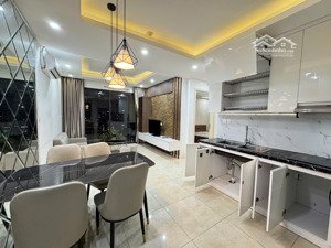 chính chủ gửi cho thuê 2 ngủ, 2 vệ sinh đầy đủ đồ tòa c3 vinhome d''capitale, nhà đẹp thoáng đãng