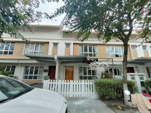 chủ nhà bán lỗ căn nhà phố 100m2 giá 6,3 tỷ tại ecoxuân,thuận an, bình dương. lh: 