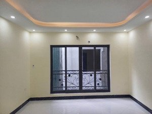 bán gấp nhà phú lương- hà đông dt:30m2 4,5tầng 4mt ngõ nông, ô tô vào tận cửa nhà.