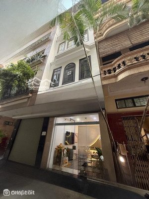 bán nhà phân lô trần quốc hoàn, 40m2, 6 tầng, ô tô vào nhà, kinh doanh tốt, cầu giấy