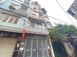 bán gấp nhà hoa bằng 65m2, 5 tầng ô tô đỗ cửa, cách ô tô tránh 10m ở sướng hoặc vừa ở vừa làm vp