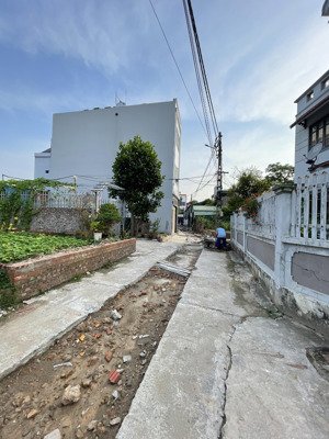 đường yên, xuân nộn đường oto, tránh thông tứ phía mt 4,5m nhỉnh 4 tỷ - đường đang làm dải asphal