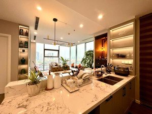 nhà em cho thuê căn hộ 150m2 có 3pn full giá 30tr toà green diamond 93 láng hạ.lh 