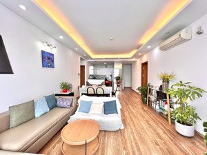 siêu hot! giỏ hàng tháng 8 cho thuê thảo điền pearl, view sông tuyệt đẹp,chìa khoá sẵn xem nhà ngay