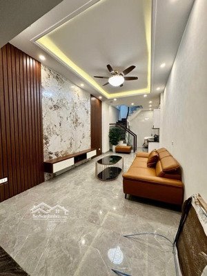 bán gấp nhà hồ tùng mậu, tt cầu giấy, 35m, 5t, 7.2 tỷ, sát phố